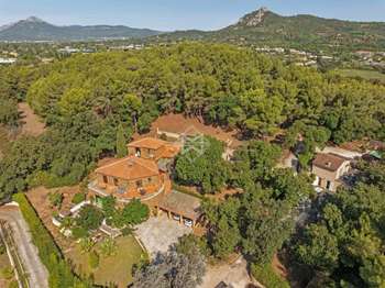 Vente maison 11 pièces Hyères 83
