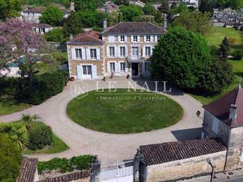 Maison 10 pièces 350 m² · à Jarnac · 350 m² · 875 000 €