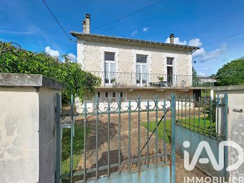 Vente maison 7 pièces Javerlhac-et-la-Chapelle-Saint-Robert 24