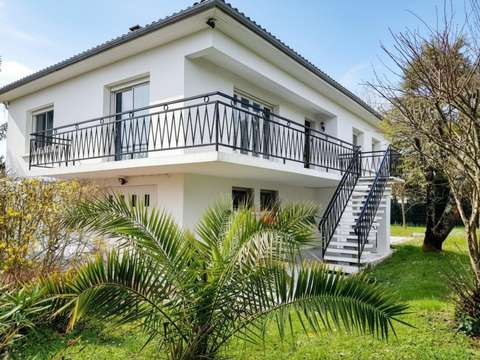 Vente maison 7 pièces Jonzac 17