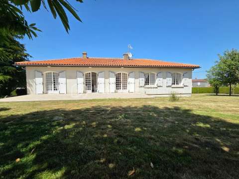 Vente maison 8 pièces L'Absie 79