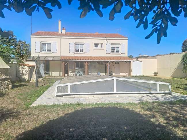 Maison 6 pièces 150 m² · à L'Houmeau · 150 m² · 420 000 €