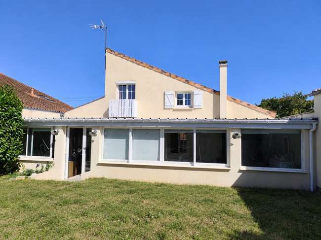 Maison 5 pièces 153 m² · à L'Isle-d'Espagnac · 153 m² · 220 000 €