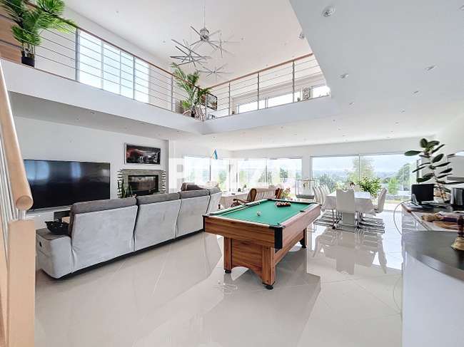 Maison 6 pièces 268 m² · à La Barre-de-Semilly · 268 m² · 735 000 €