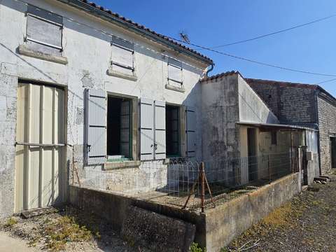 Vente maison 2 pièces La Brousse 17