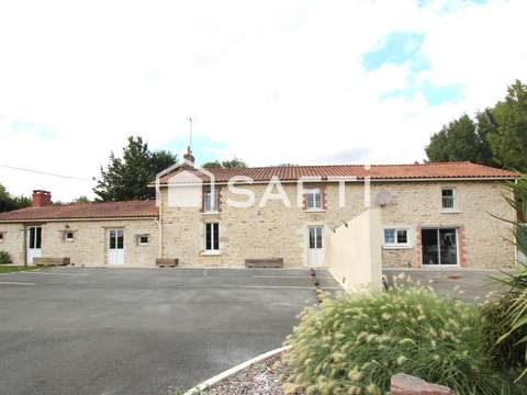 Vente maison 11 pièces La Caillère-Saint-Hilaire 85