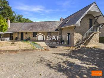 Maison 7 pièces 160 m² · à La Chapelle-au-Riboul · 160 m² · 244 000 €