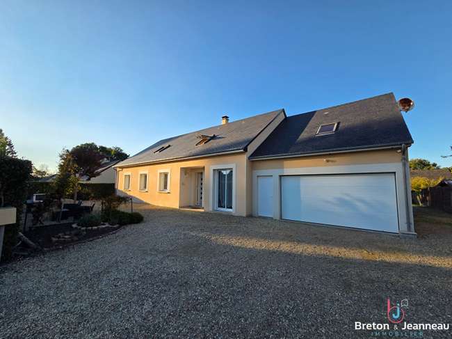 Maison 6 pièces 180 m² · à La Chapelle-Rainsouin · 180 m² · 295 000 €