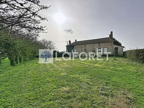Vente maison 8 pièces La Chapelle-Saint-Laurent 79