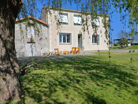 Vente maison 6 pièces La Chapelle-Thireuil 79