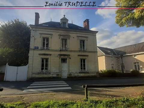 Vente maison 8 pièces La Chartre-sur-le-Loir 72