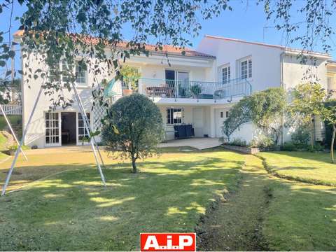 Vente maison 11 pièces La Châtaigneraie 85