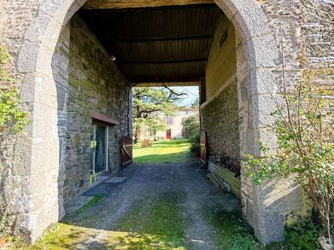 Vente maison 17 pièces La Châtaigneraie 85