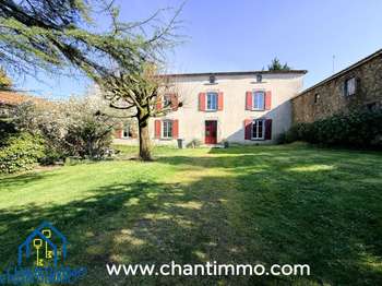 Vente maison 17 pièces La Châtaigneraie 85