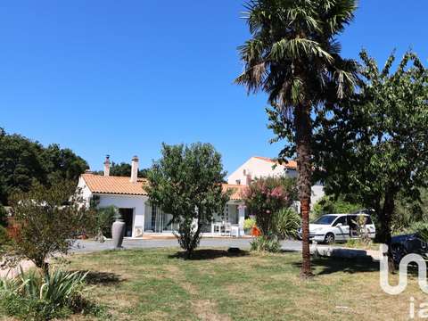 Vente maison 7 pièces La Clisse 17