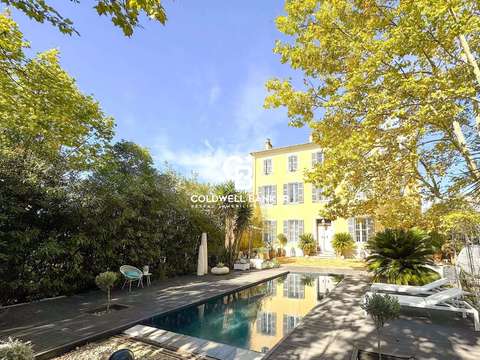 Vente maison 16 pièces La Crau 83