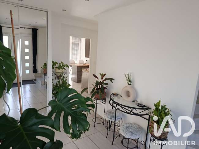 Maison 8 pièces 183 m² · à La Ferté-Saint-Aubin · 183 m² · 389 000 €