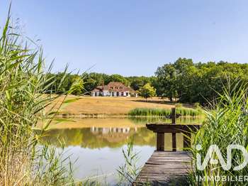 Vente maison 11 pièces La Ferté-Saint-Cyr 41