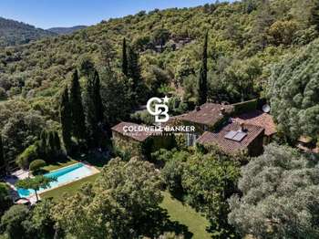 Vente maison 16 pièces La Garde-Freinet 83