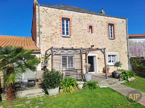Vente maison 8 pièces La Garnache 85