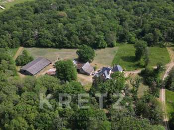 Maison 9 pièces 303 m² · à La Guerche-sur-l'Aubois · 303 m² · 749 000 €