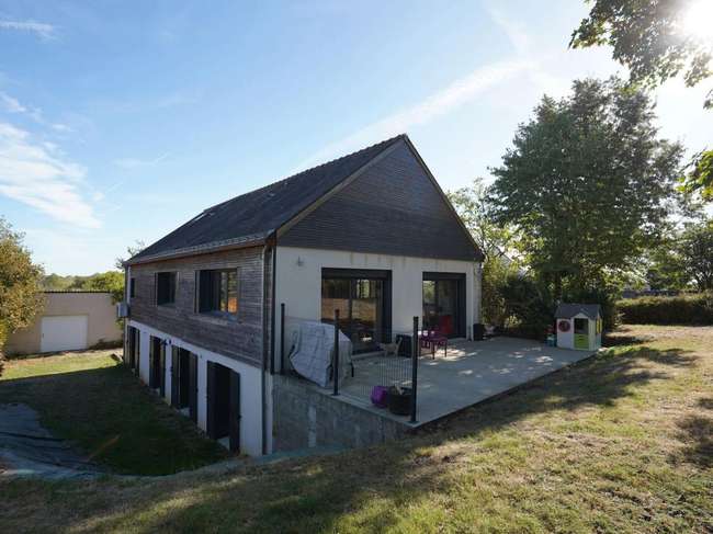 Maison 8 pièces 212 m² · à Longuenée-en-Anjou · 212 m² · 455 900 €