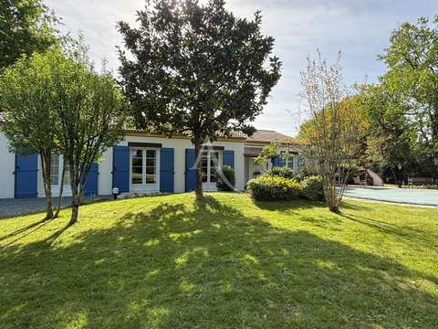 Vente maison 8 pièces La Roche-Sur-Yon Le Bourg Sous La Roche 85