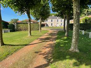 Vente Maison 8 chambresLa Roche-Sur-Yon Le Bourg Sous La Roche