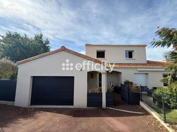 Vente Maison 8 chambresLa Roche-Sur-Yon Saint André D'ornay - Zone Sud-Ouest