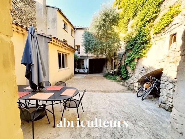 Maison 4 pièces 139 m² · à La Roque-d'Anthéron · 139 m² · 299 000 €