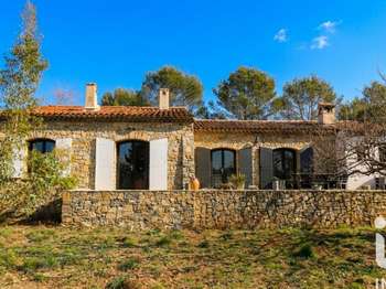 Vente maison 4 pièces La Roquebrussanne 83