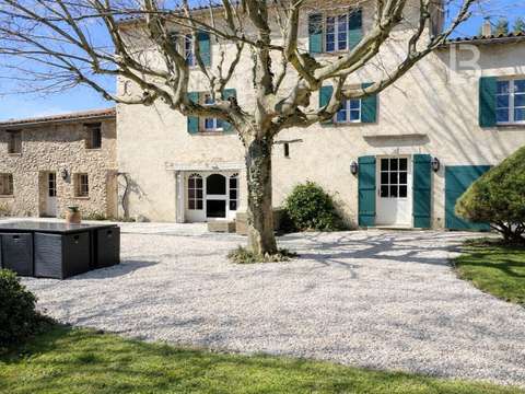 Vente maison 10 pièces La Roquebrussanne 83