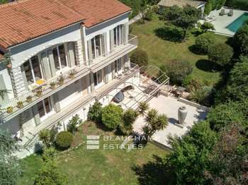Vente maison 8 pièces La Roquette-sur-Siagne 06