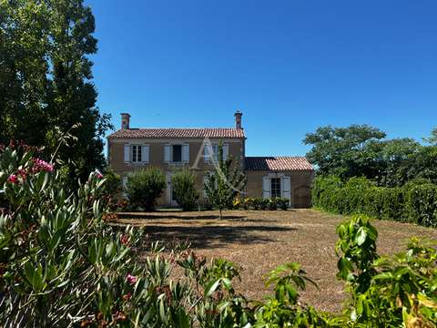 Vente maison 6 pièces La Taillée 85