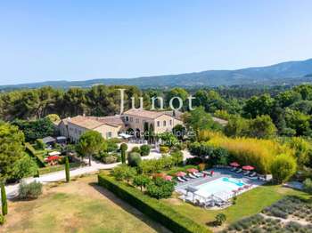 Maison 20 pièces 850 m² · à Lagnes · 850 m² · 2 990 000 €