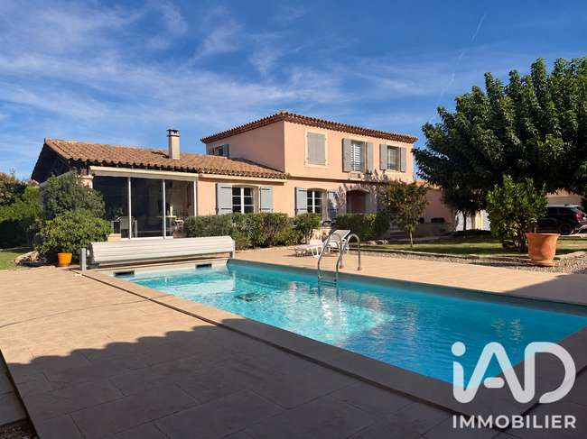 Maison 7 pièces 200 m² · à Lamanon · 200 m² · 647 900 €