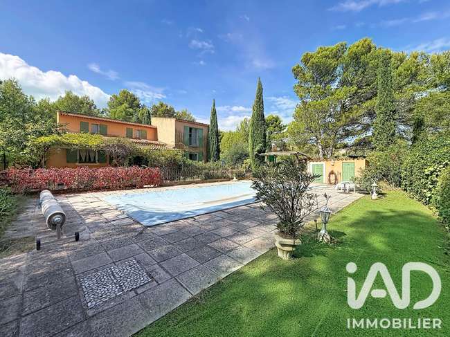 Maison 10 pièces 194 m² · à Lambesc · 194 m² · 590 000 €