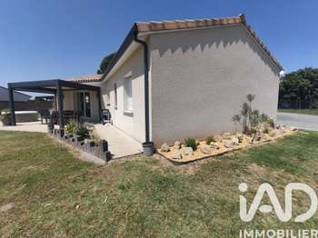 Vente maison 4 pièces Lamothe-Montravel 24