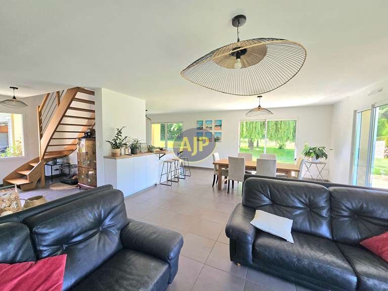 Vente maison 8 pièces