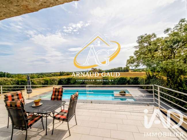 Maison 10 pièces 220 m² · à Lapenche · 220 m² · 389 000 €