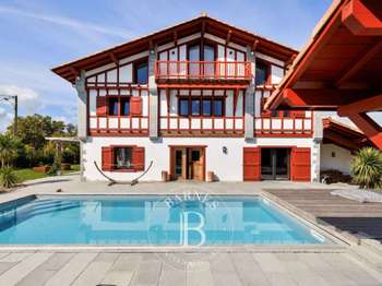 Vente maison 8 pièces Larressore 64
