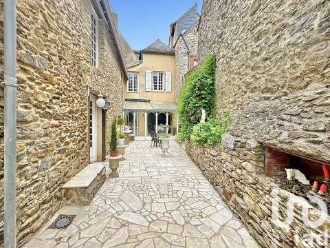 Vente maison 8 pièces Laval 53