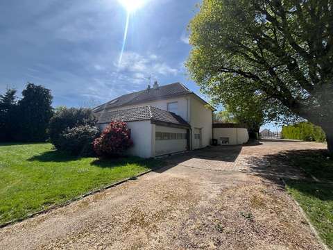 Vente maison 7 pièces Laval 53