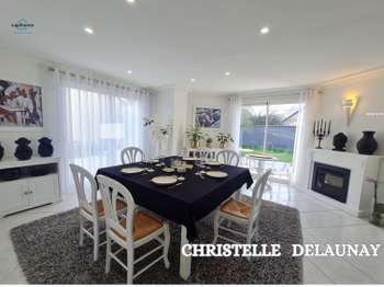 Vente maison 7 pièces Laval 53