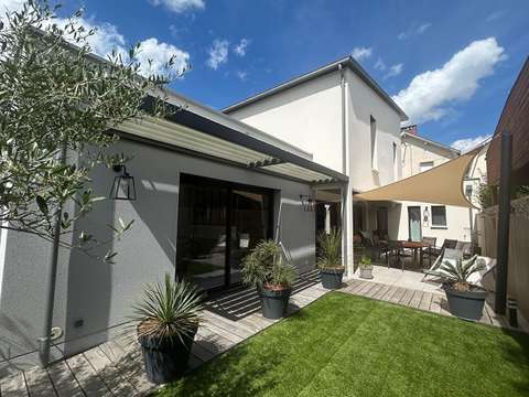 Vente maison 6 pièces Laval 53