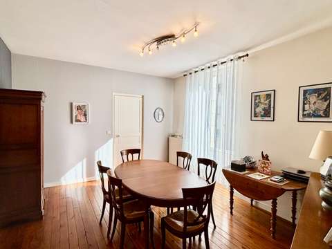 Vente maison 8 pièces Laval 53