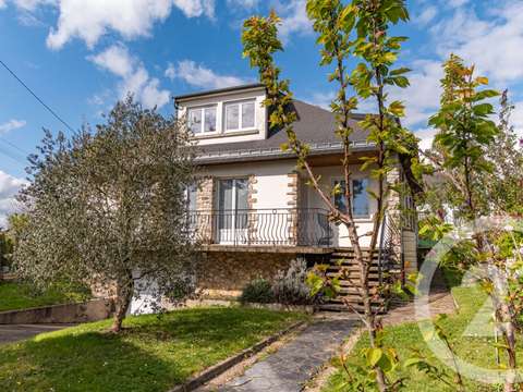 Vente maison 7 pièces Laval 53