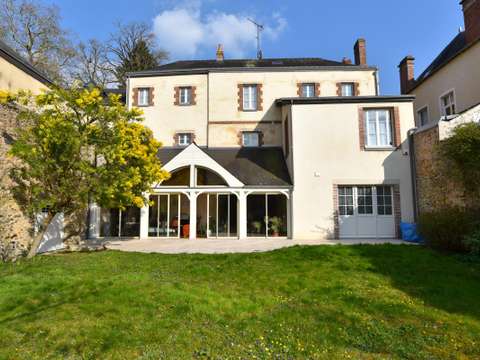 Vente maison 10 pièces Laval 53