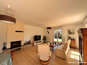 Vente maison 8 pièces Laval 53