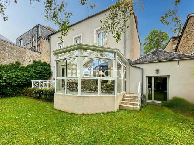 Maison 10 pièces 222 m² · à Laval · 222 m² · 529 100 €
